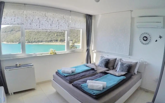 Studio apartment More