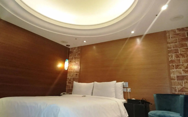 Burgary Hotel