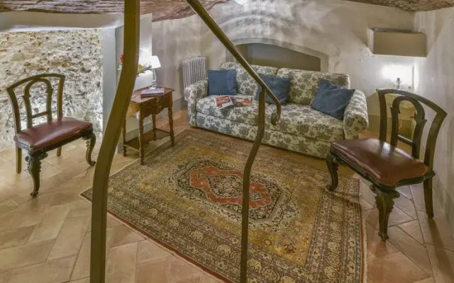 Epoque Halldis Apartment