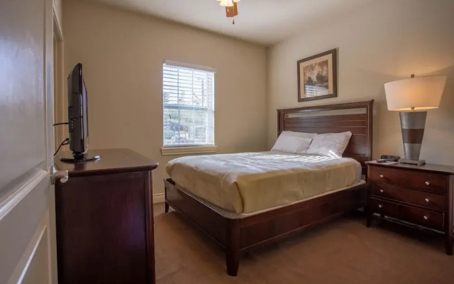 Quaint Quarters 4 Bedroom Villa by RedAwning
