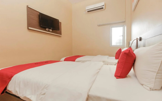 RedDoorz Plus near Bundaran Besar Palangkaraya
