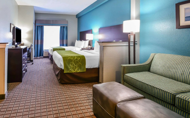 Comfort Suites Tampa - Brandon
