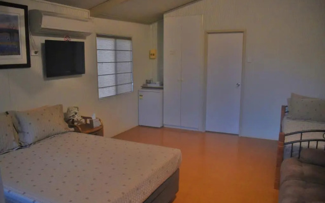 Parry Creek Farm Tourist Resort & Caravan Park