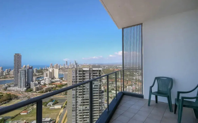 Stylish 3 Bedroom Apartment In Goldcoast