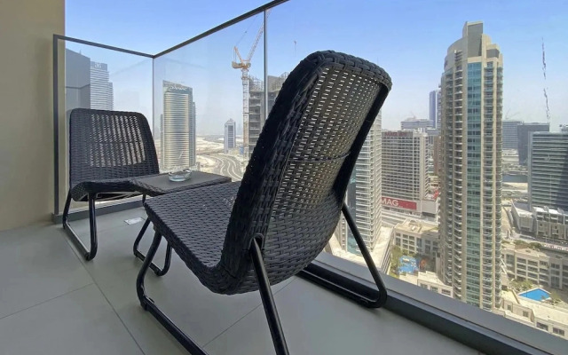 Silkhaus Burj Royale in Downtown Gym Pool
