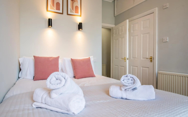 Scarborough Stays - Captain Bay Apartments