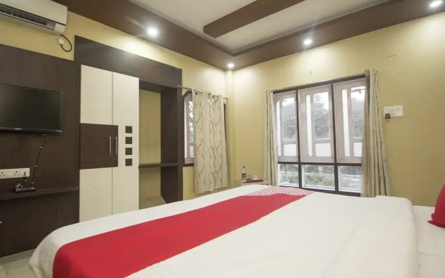 Sudhriti Hotel By OYO Rooms