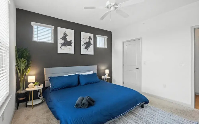 Upscale King 2BR Suite Mins to Charlotte