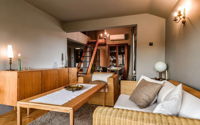 FM Luxury 3-BDR Apartment - 3 Levelled Home