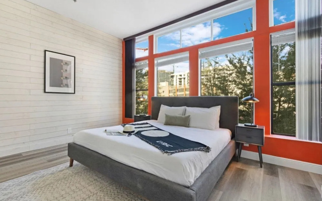 Roami at Clematis Street Lofts