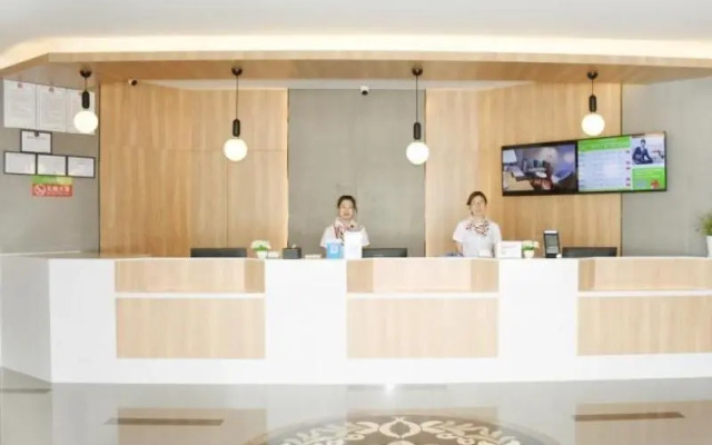 GreenTree Inn (Wuxi Xinqu High-speed Rail Station)