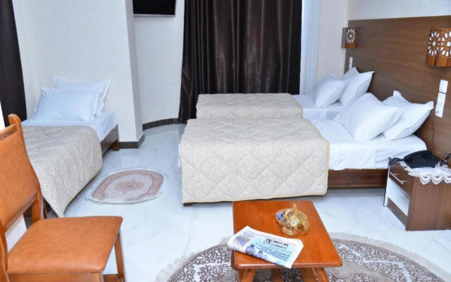 Hotel Mh