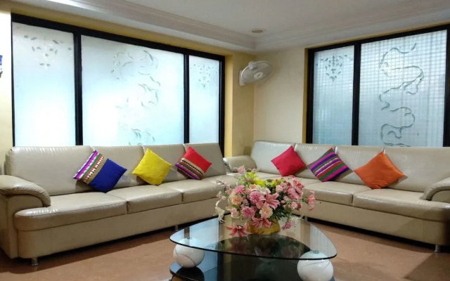 OYO 10437 Hotel Hibiscus INN
