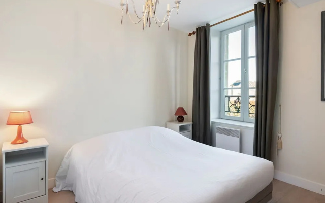 Modern & Spacious Apartment in Downtown Bayeux