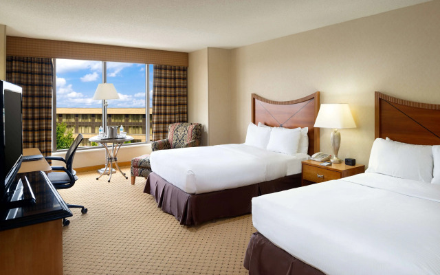 Отель DoubleTree by Hilton Washington Dulles Airport