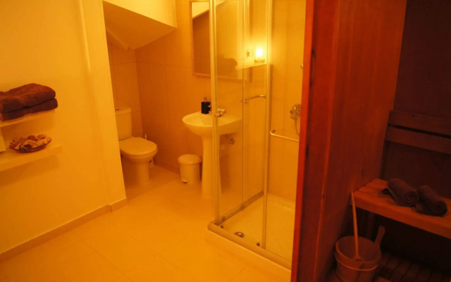 Silver Apartment