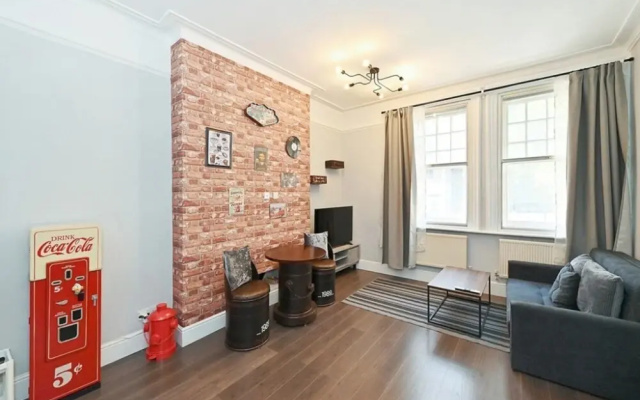 Stunning One-bedroom Apartment Right Near Victoria Station
