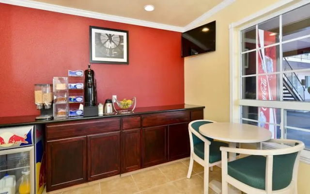 Sandpiper Lodge - Merced