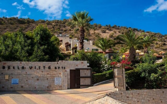Bella Vista Hotel Apartments вид на фасад