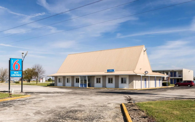 Motel 6-Mattoon, IL