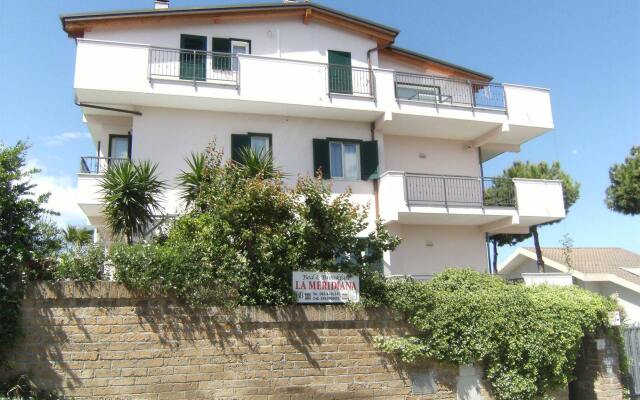 Отель B&B La Meridiana Италия, Монтезильвано - отзывы, цены и фото номеров - забронировать отель B&B La Meridiana онлайн вид на фасад