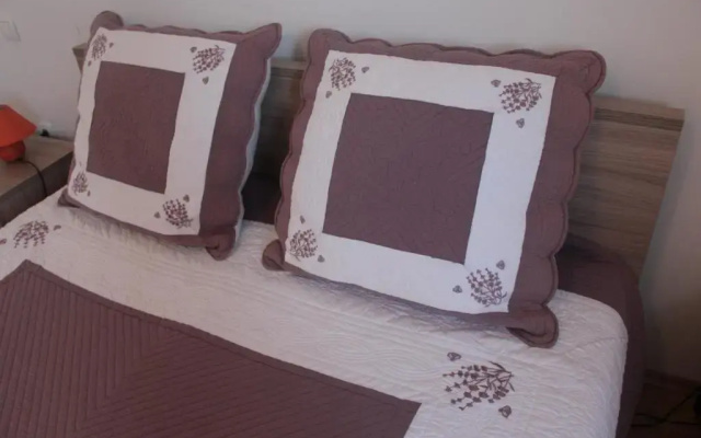 Villa Iris Apartments