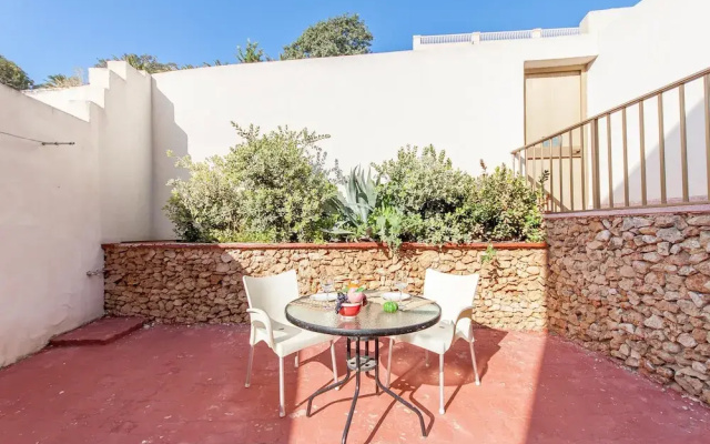 Pool and Sea, charming Merill Apart 3