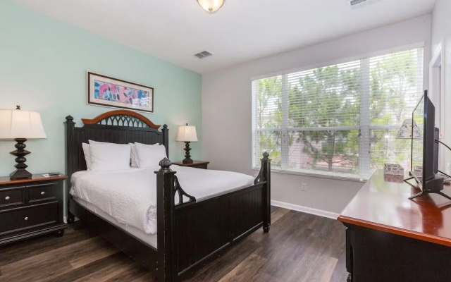 Luxury Townhome 3 Bedroom Condo by Redawning
