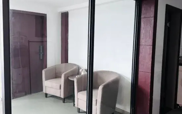 Ripple Hotel (Chengdu Shuhan East Road Yipin Tianxia Metro Station)