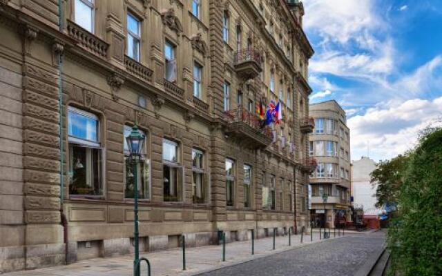 Hotel Continental Пльзень вид на фасад
