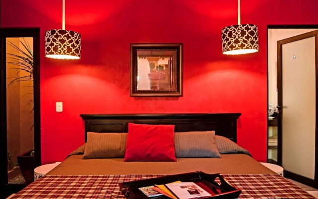 Ochenta Y Dos an urban bed & breakfast