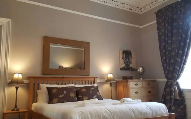 2 Bedroom Apartment 3 Minutes From Haymarket