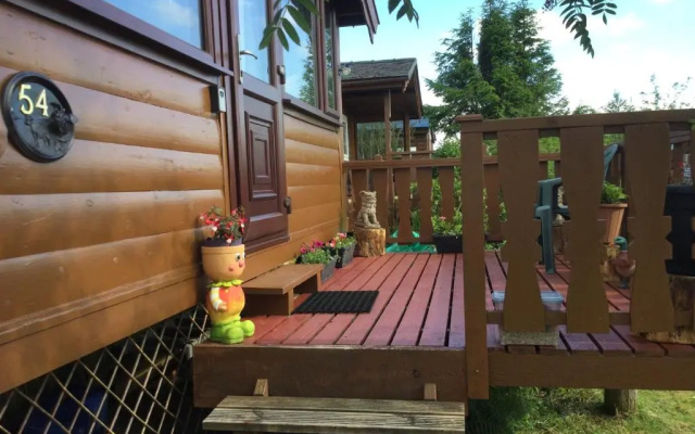 Log Cabin - Free Parking, Garden & pet Friendly