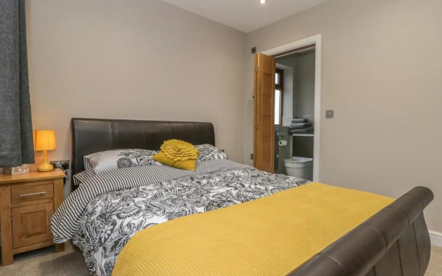 Little Acres, Selby