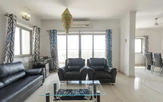Lakeside Aerobay by Red Olive Nr Airport 3bhk