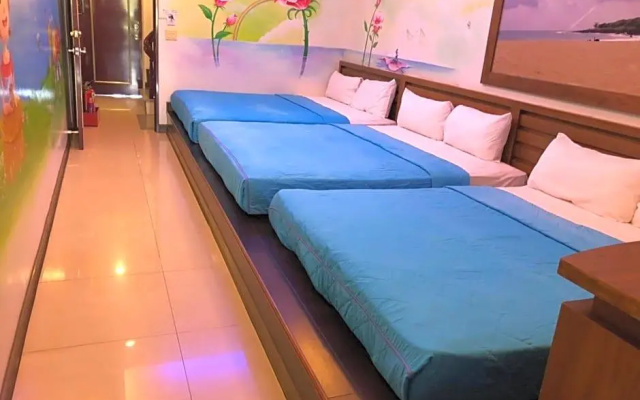 Holiday Hostel