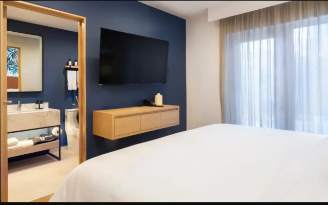 Отель Voco Surfside Aruba 