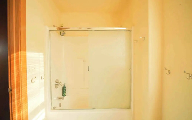 Ashland Commons Hostel
