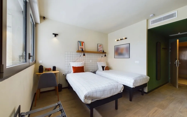 Mercure Gentilly .