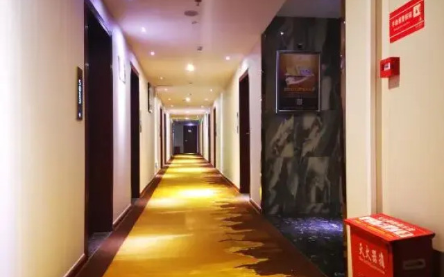 Carlton Hotel