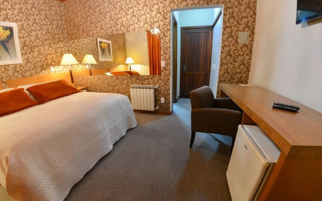 Hotel Canto Belo
