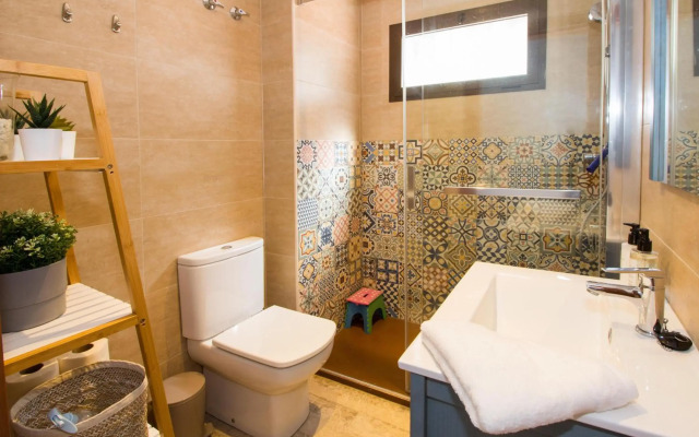 Perfectly located beachside apartment in Elviria Marbella