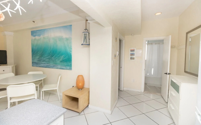 703 Ocean View Hollywood Beach