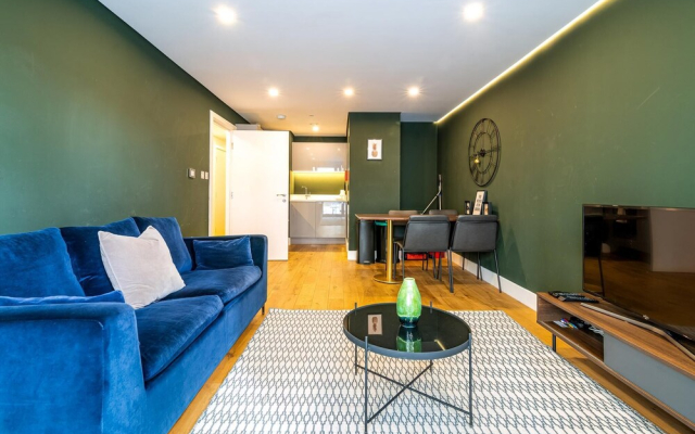 Trendy Kings Cross Flat