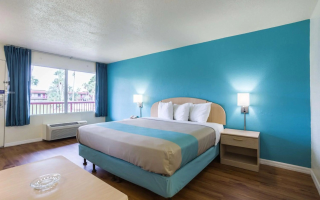 Motel 6 Spring Hill, FL - Weeki Wachee