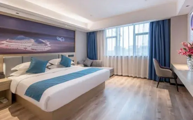 Yizhe Hotel (Ningming)