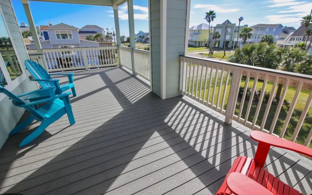 Sandpiper Treasure by Ryson Vacation Rentals