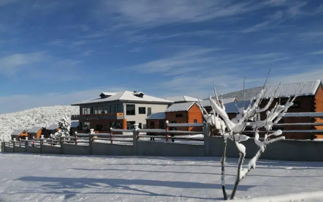 LogNikfer Bungalows