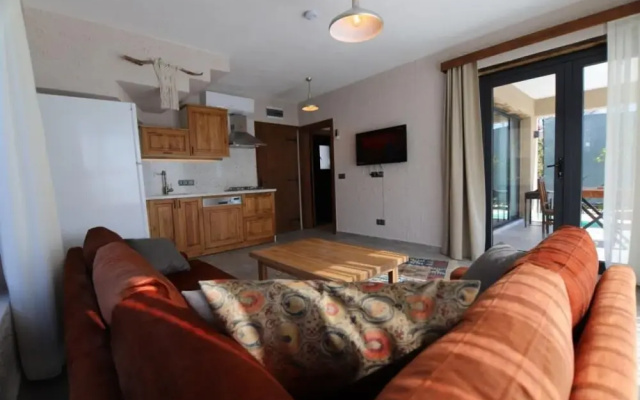 Gorgeous Villa With Private Pool and Jacuzzi in Fethiye