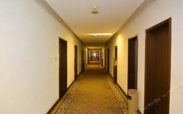Zhongzhou Hotel